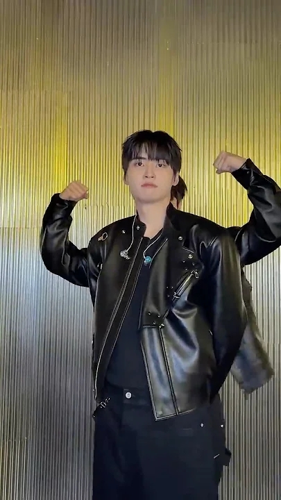 Behind-the-scenes cut of Lee Jinhyuk
