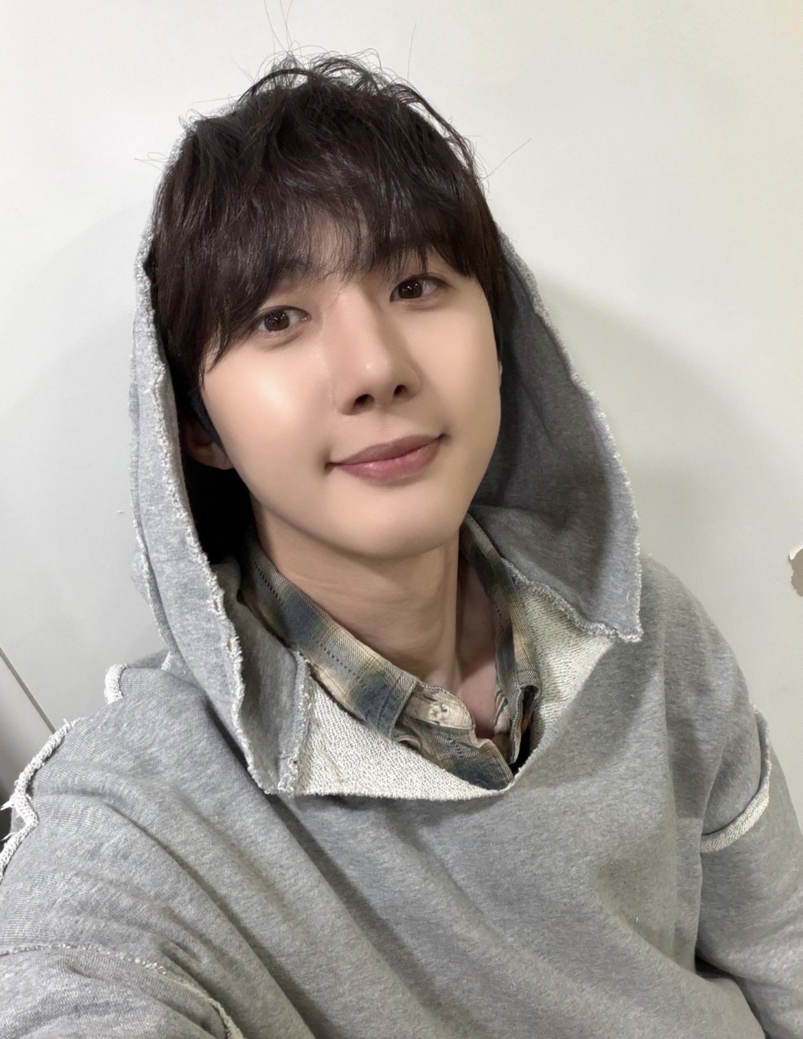 Recent activity shot of Hui (PENTAGON)