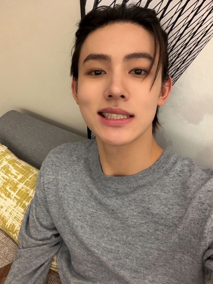 Foto terbaru Seonghyeon (CORTIS)