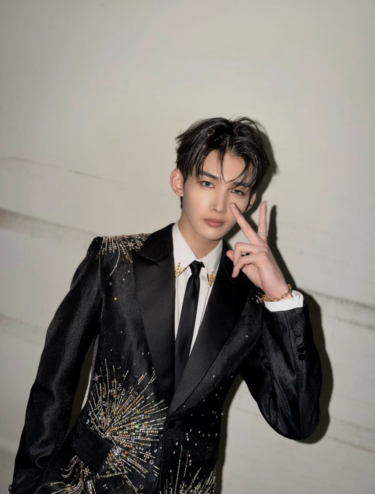 Latest photo of Jo (&TEAM)