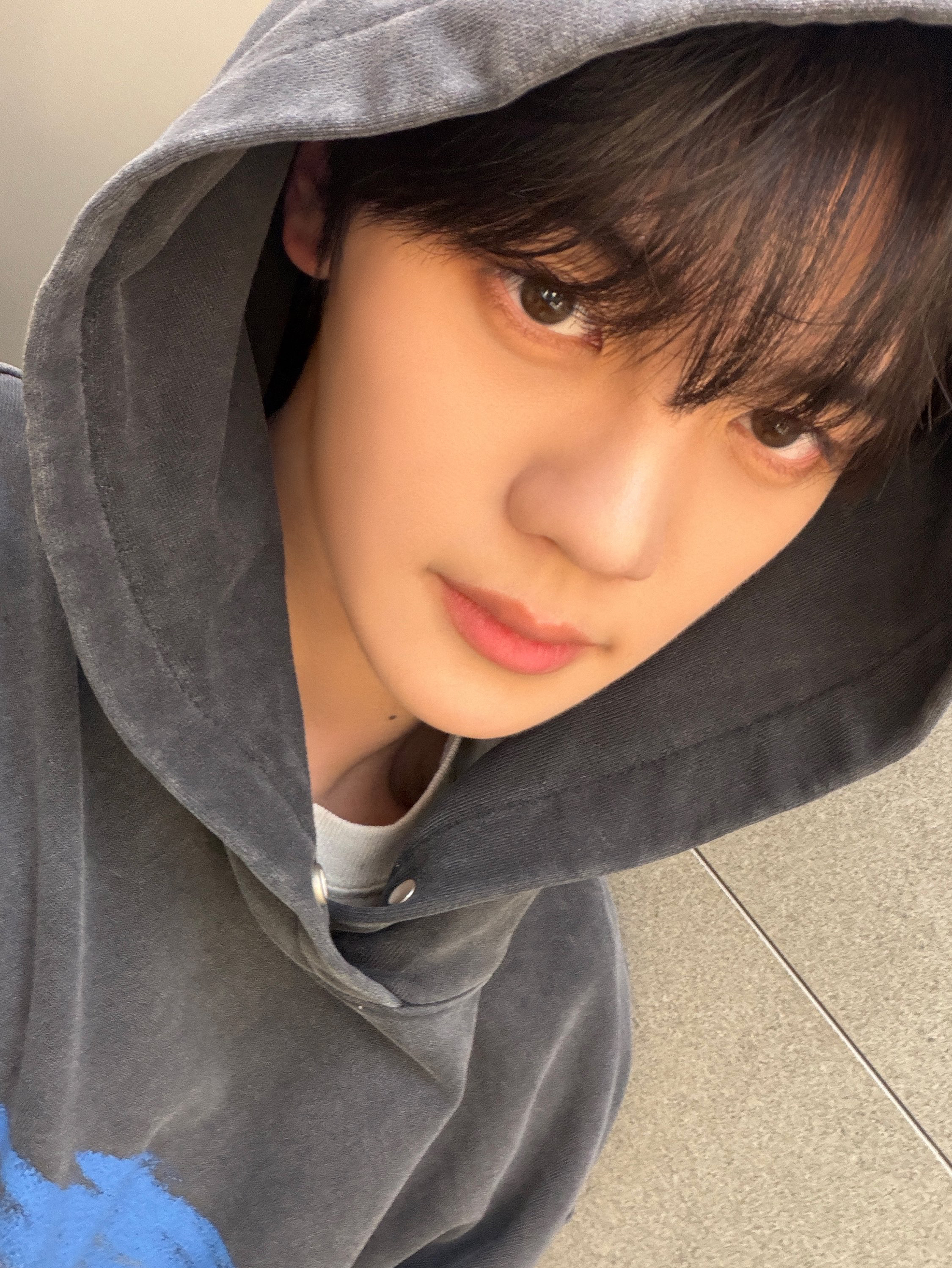 A moment captured by Kim Gyuvin's fan