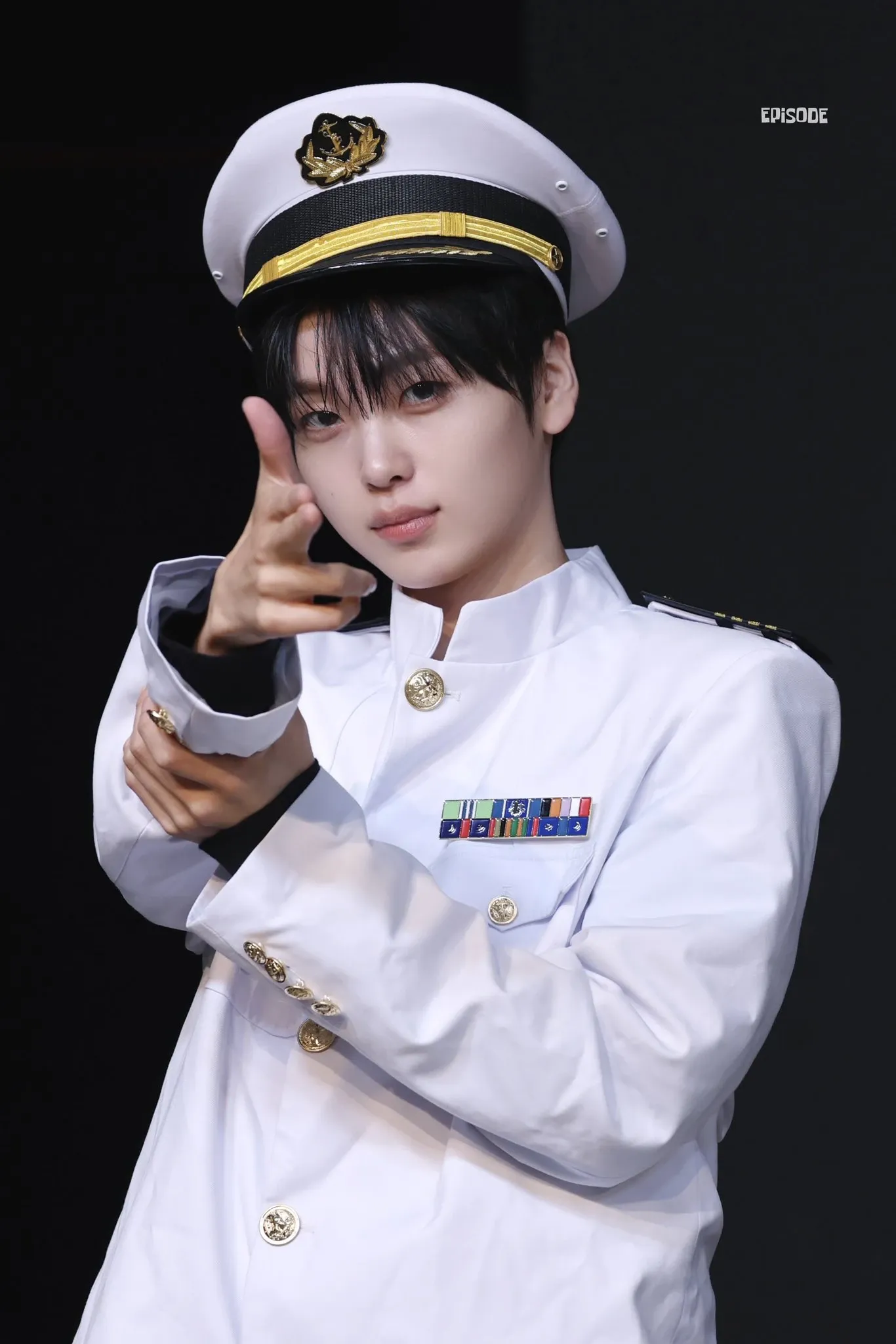 Latest photo of Hyeongjun (CRAVITY)