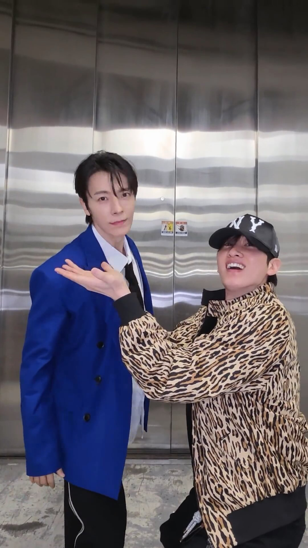 Today's most popular wallpaper in the Super Junior community