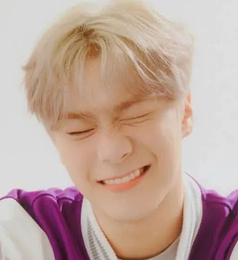 A moment captured by Moonbin (ASTRO)'s fan