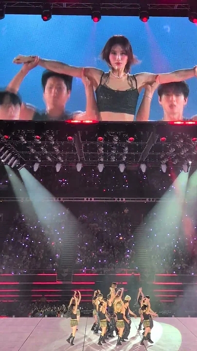 Momo (TWICE)粉丝拍下的瞬间