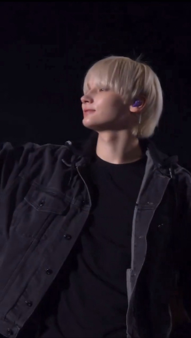 Today's most popular wallpaper in the HueningKai (TOMORROW X TOGETHER) community