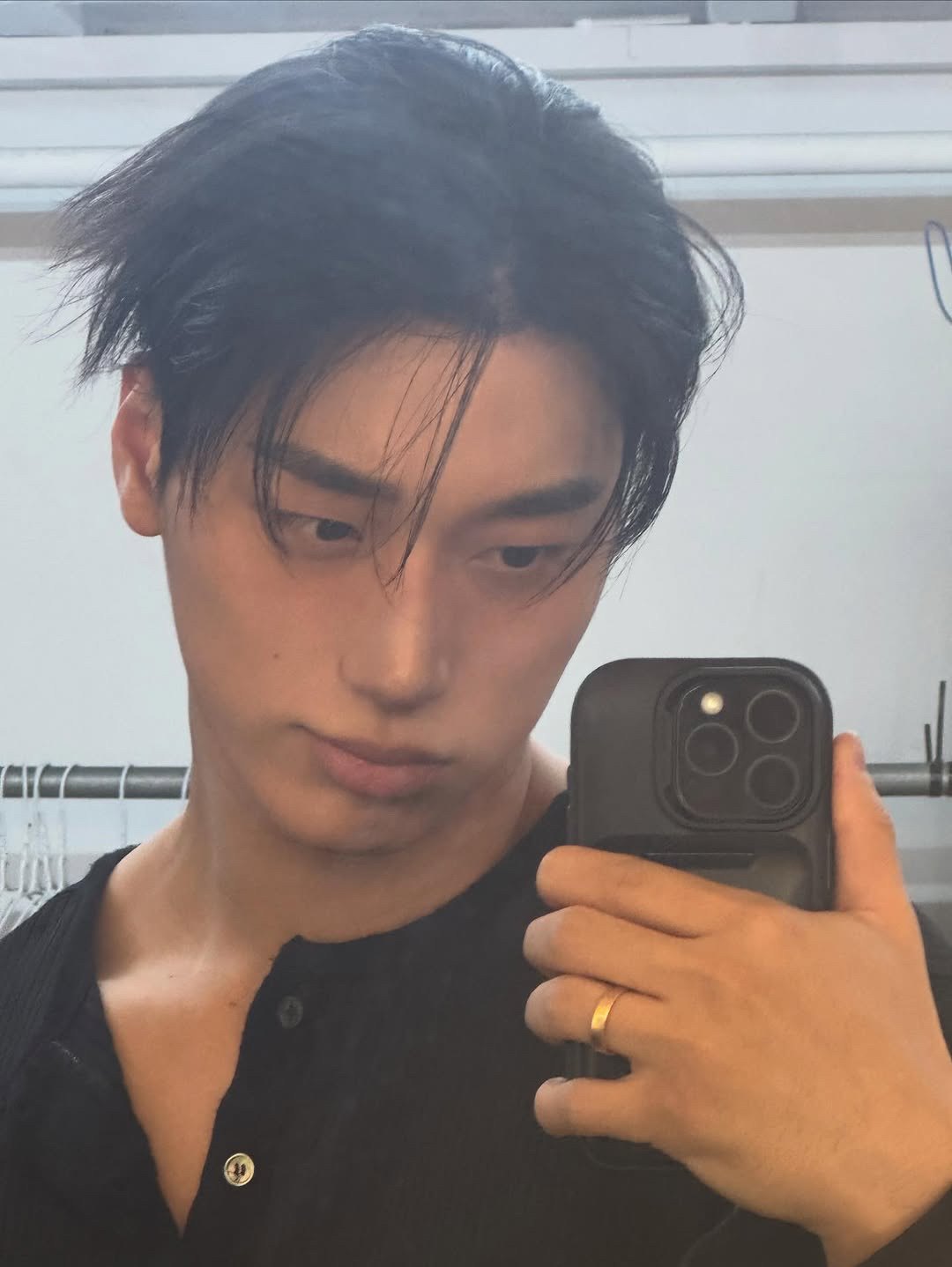 Behind-the-scenes cut of San (ATEEZ)