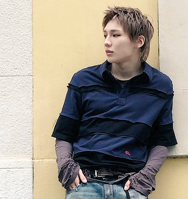 Behind-the-scenes cut of Junhyeok (TNX)