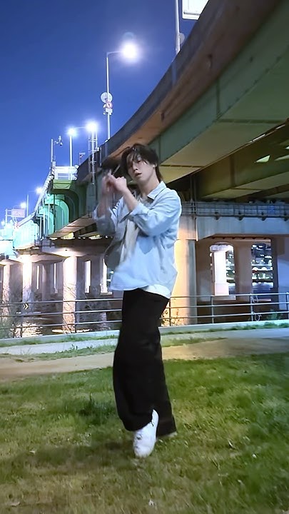 Behind-the-scenes cut of Moonbin (ASTRO)