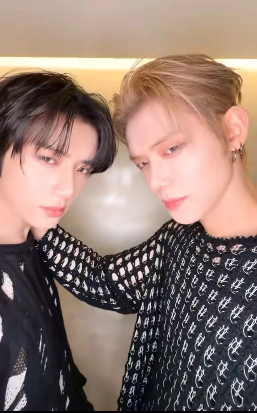 然竣 (TOMORROW X TOGETHER)的最新照片