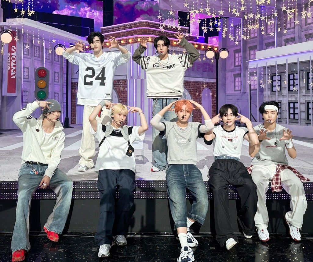 Foto aktivitas terbaru ENHYPEN