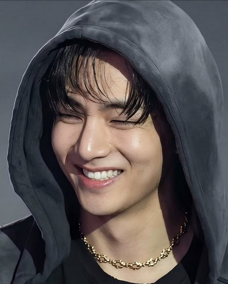 뷔 (방탄소년단)의 최신 사진