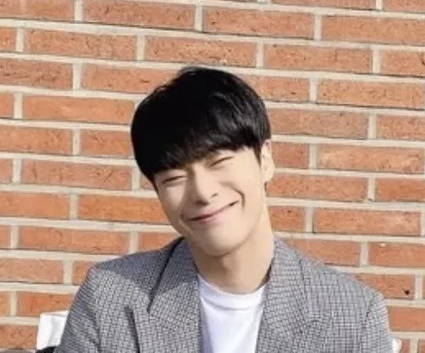 Behind-the-scenes cut of Moonbin (ASTRO)
