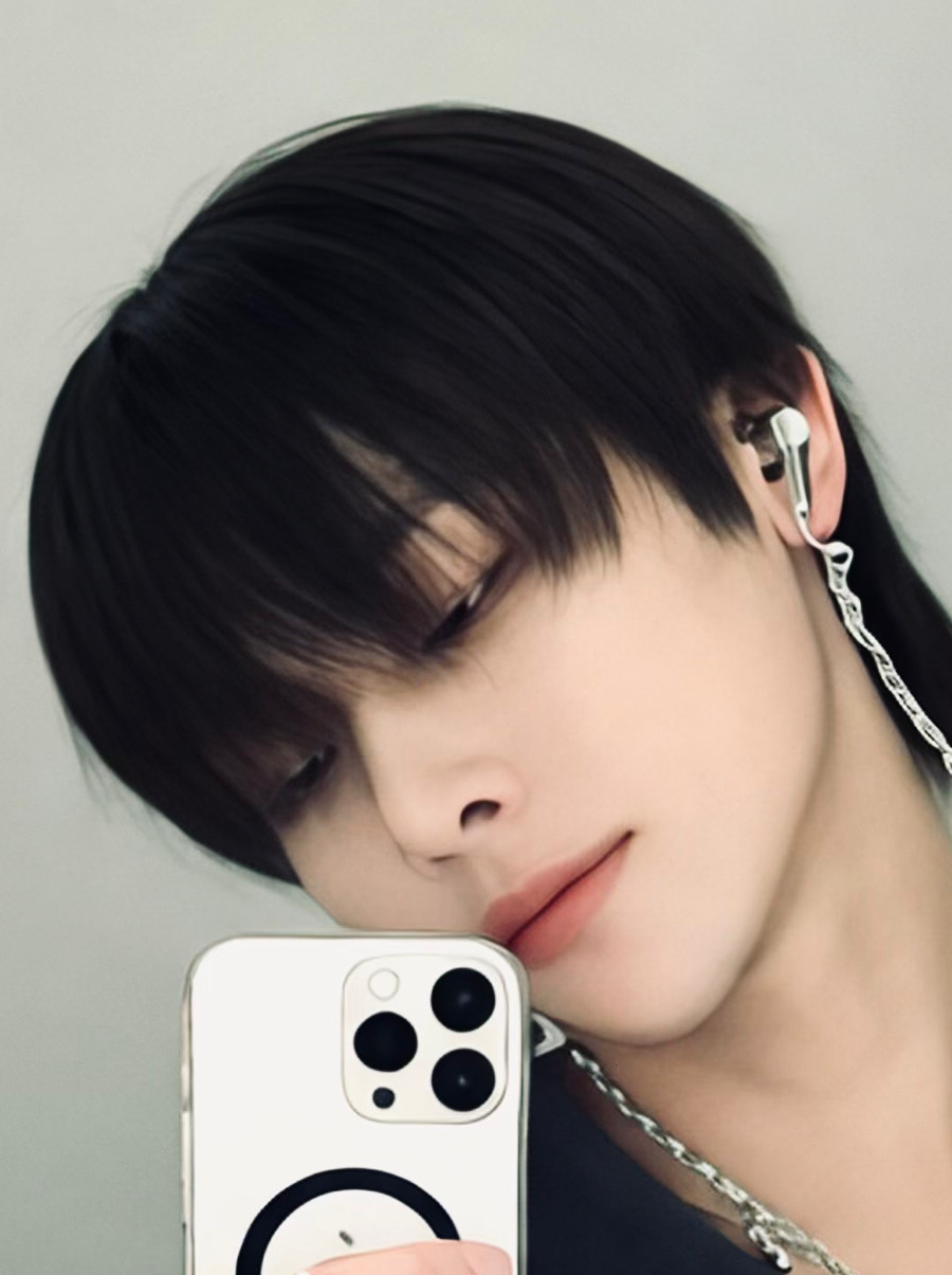 Behind-the-scenes cut of Nicholas (&TEAM)