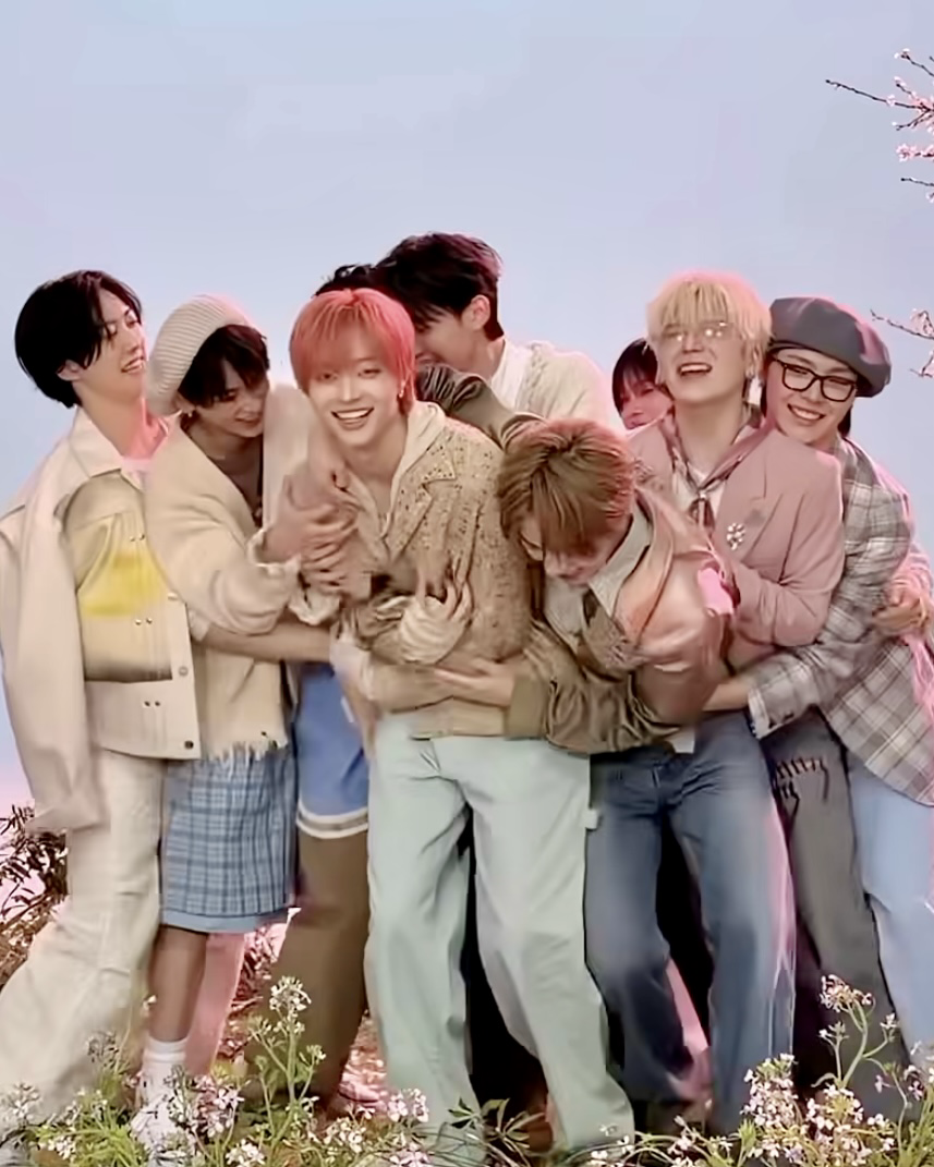 Foto aktivitas terbaru EJ (&TEAM)