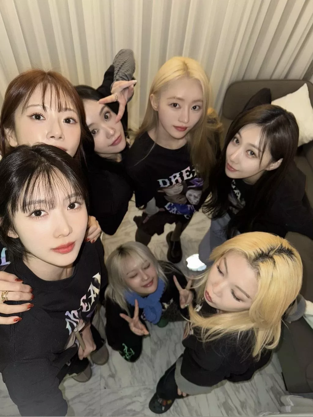 Momen yang diabadikan oleh penggemar DREAMCATCHER