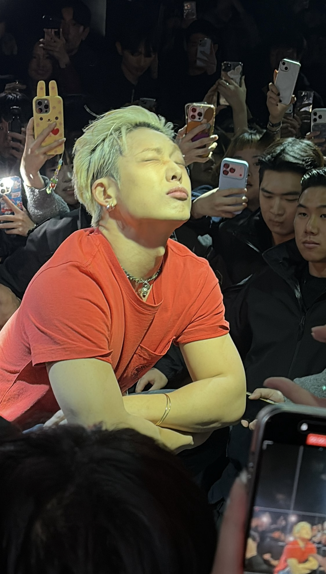 A moment captured by BOBBY (iKON)'s fan