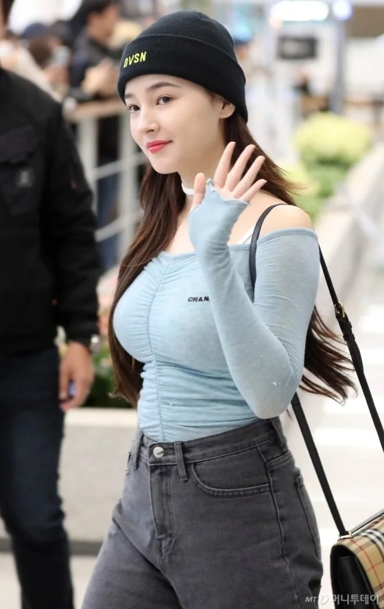 Latest photo of Nancy (MOMOLAND)
