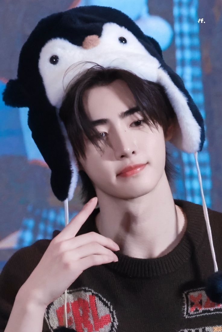 Recent activity shot of Sunghoon (ENHYPEN)