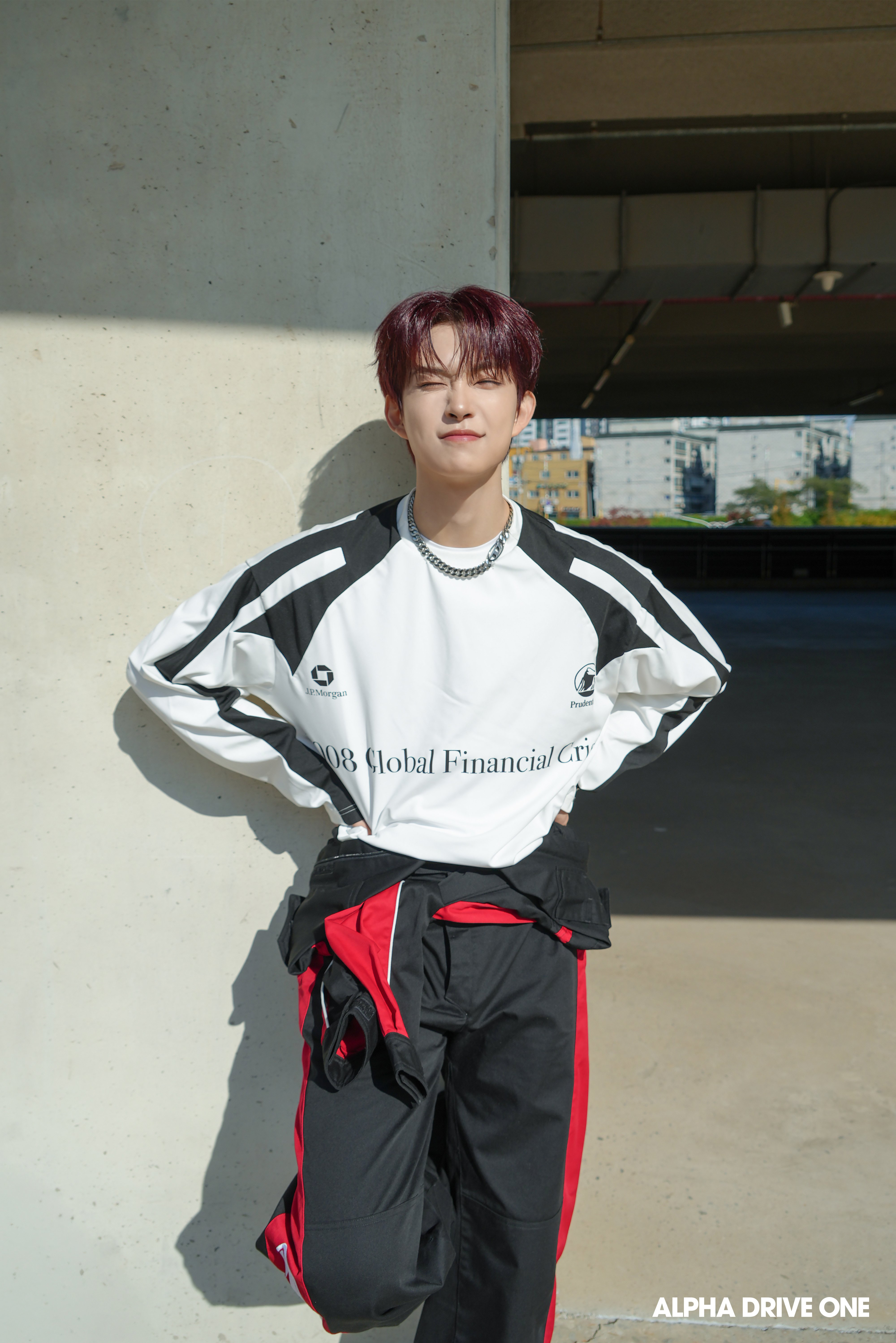 Behind-the-scenes cut of Kim Geonwoo (ALPHA DRIVE ONE)