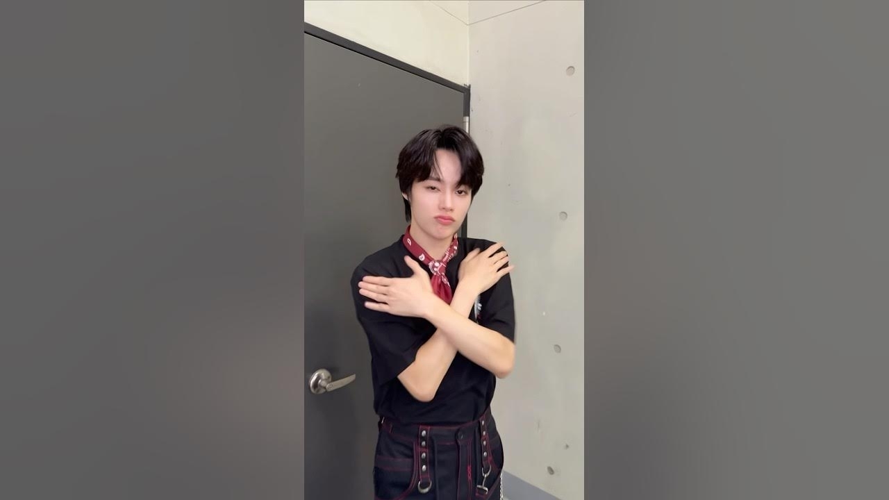 Behind-the-scenes cut of Hanbin (TEMPEST)