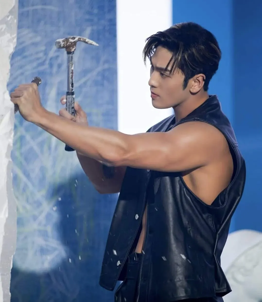 백호의 비하인드 컷