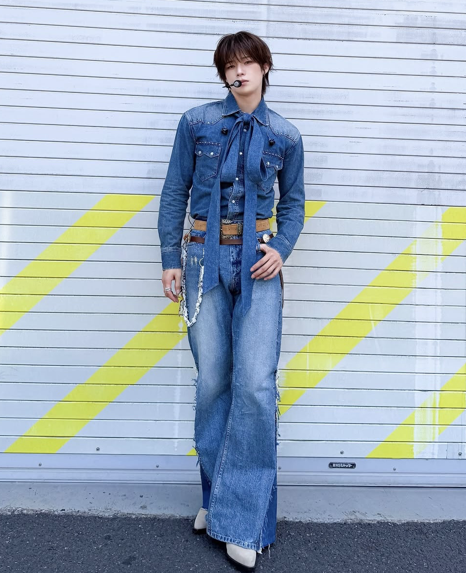 A moment captured by K (&TEAM)'s fan
