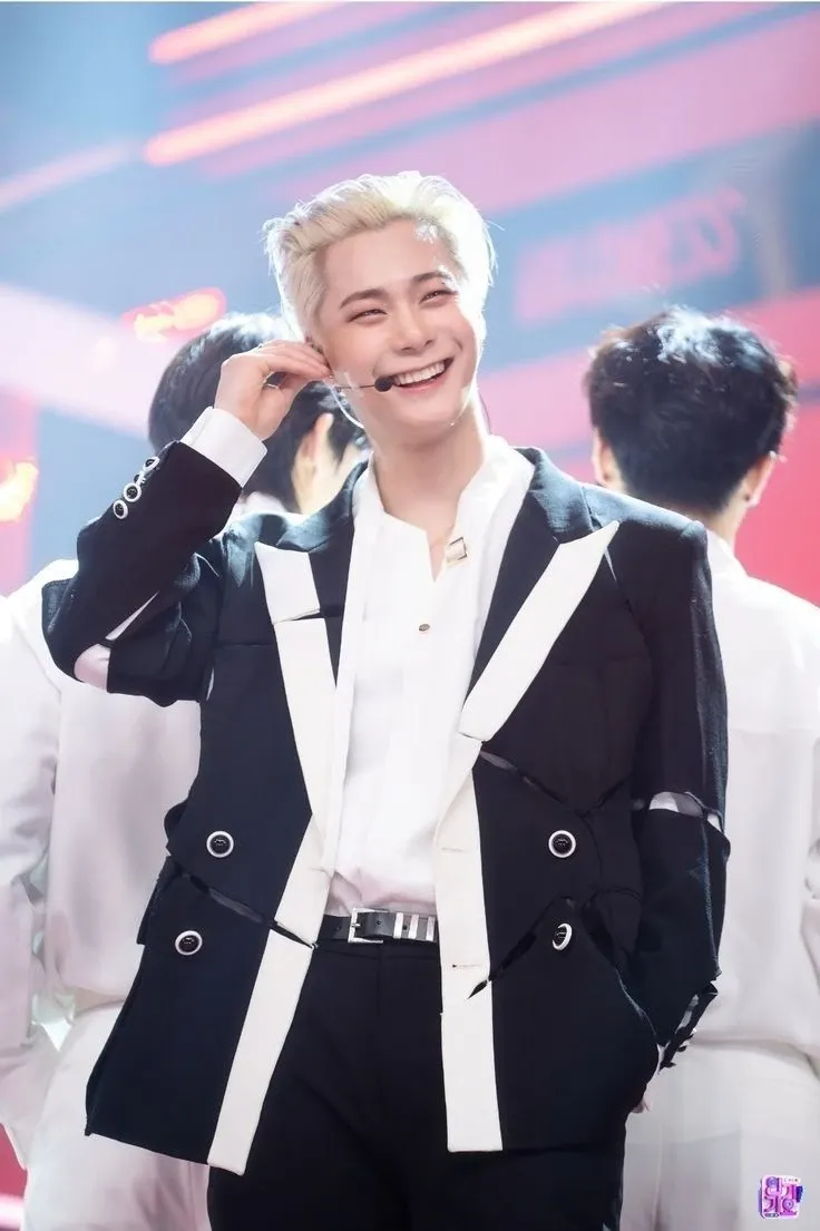 A moment captured by Moonbin (ASTRO)'s fan