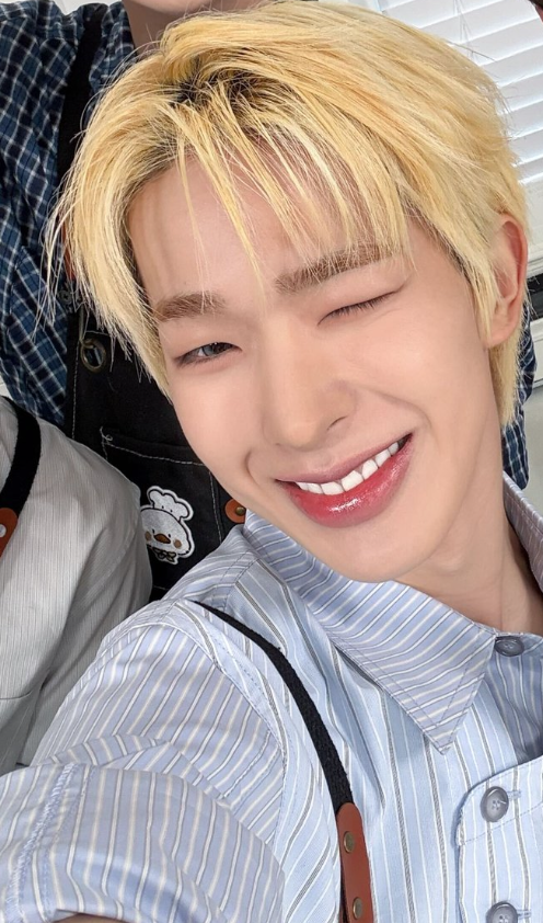 A heartfelt wallpaper shared by Tomoya (NEXZ)'s fans