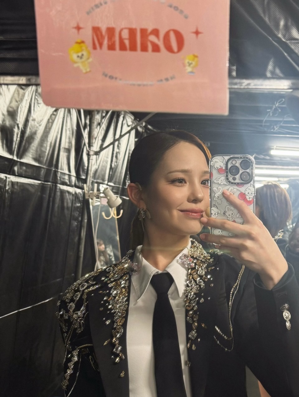 Behind-the-scenes cut of Mako (NiziU)