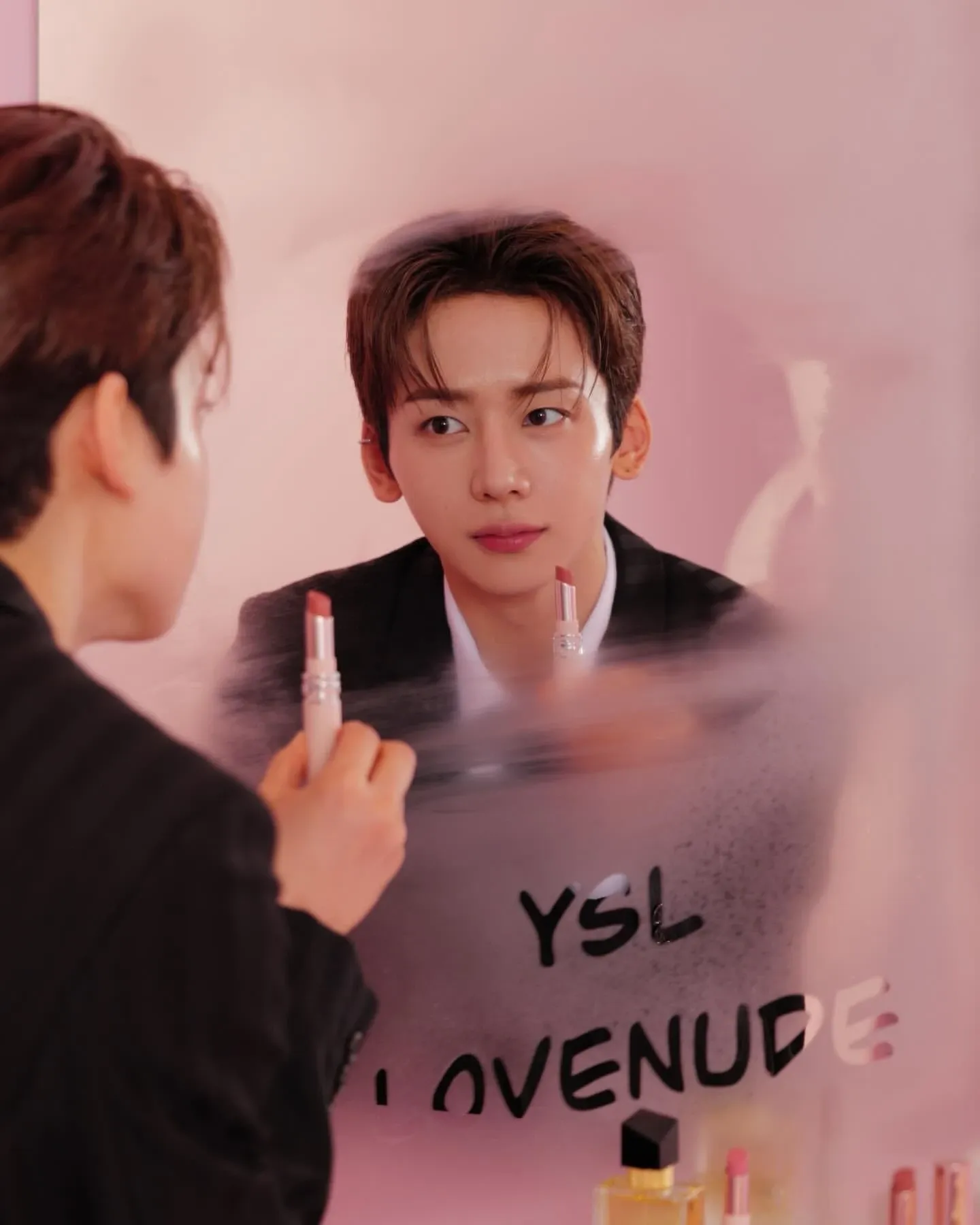 A moment captured by Yumeki's fan