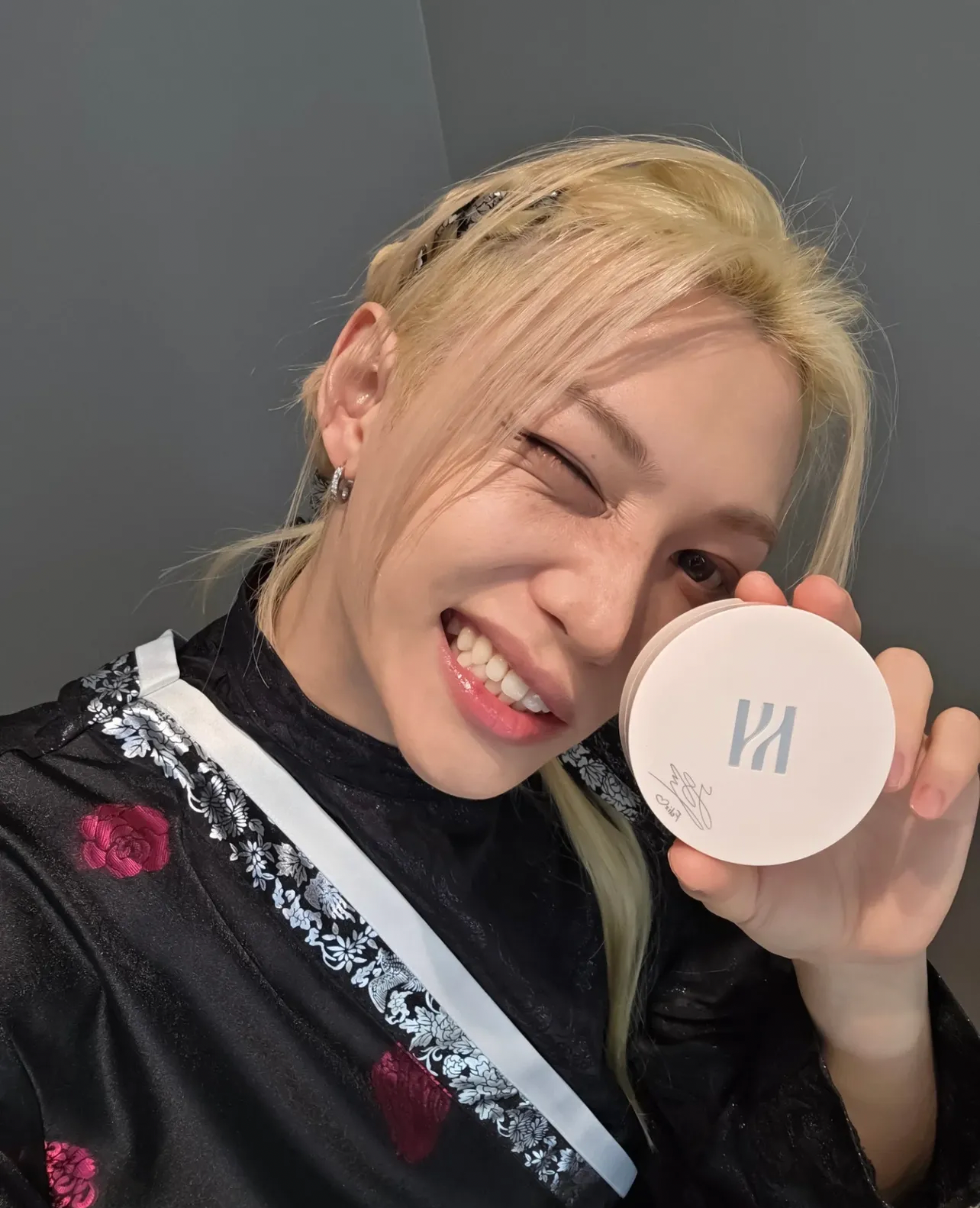 Behind-the-scenes cut of Felix (Stray Kids)