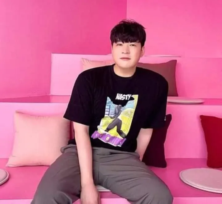 Latest photo of Shindong (Super Junior)