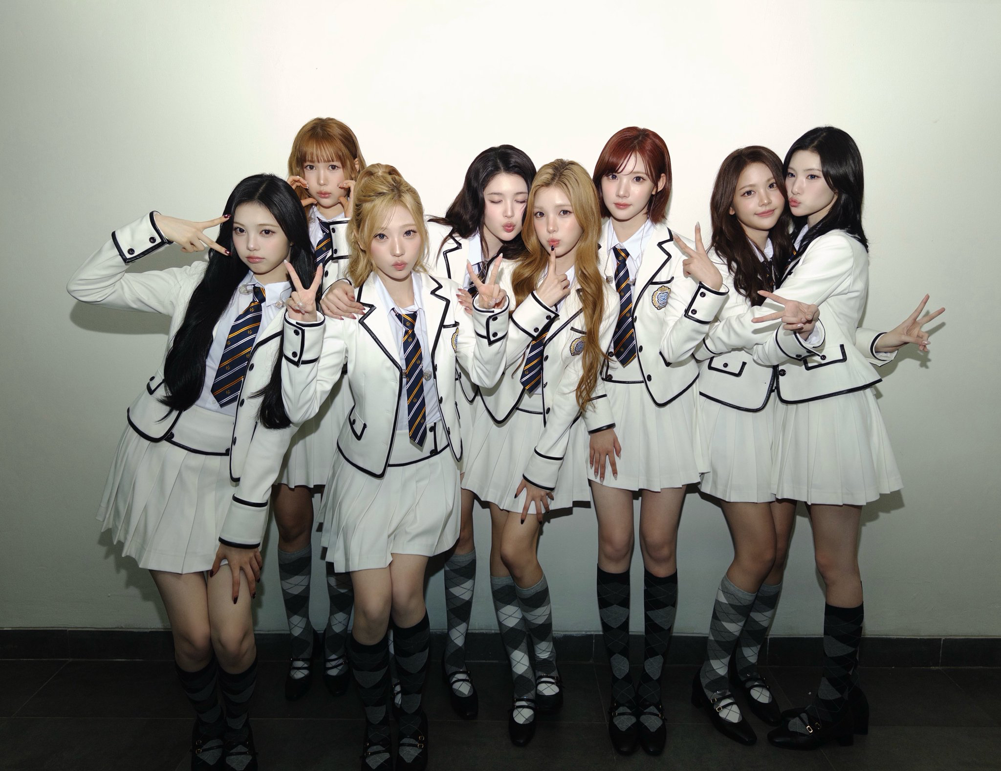 Behind-the-scenes cut of Hearts2Hearts