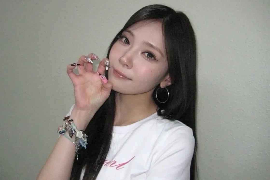 A moment captured by Mayuka (NiziU)'s fan