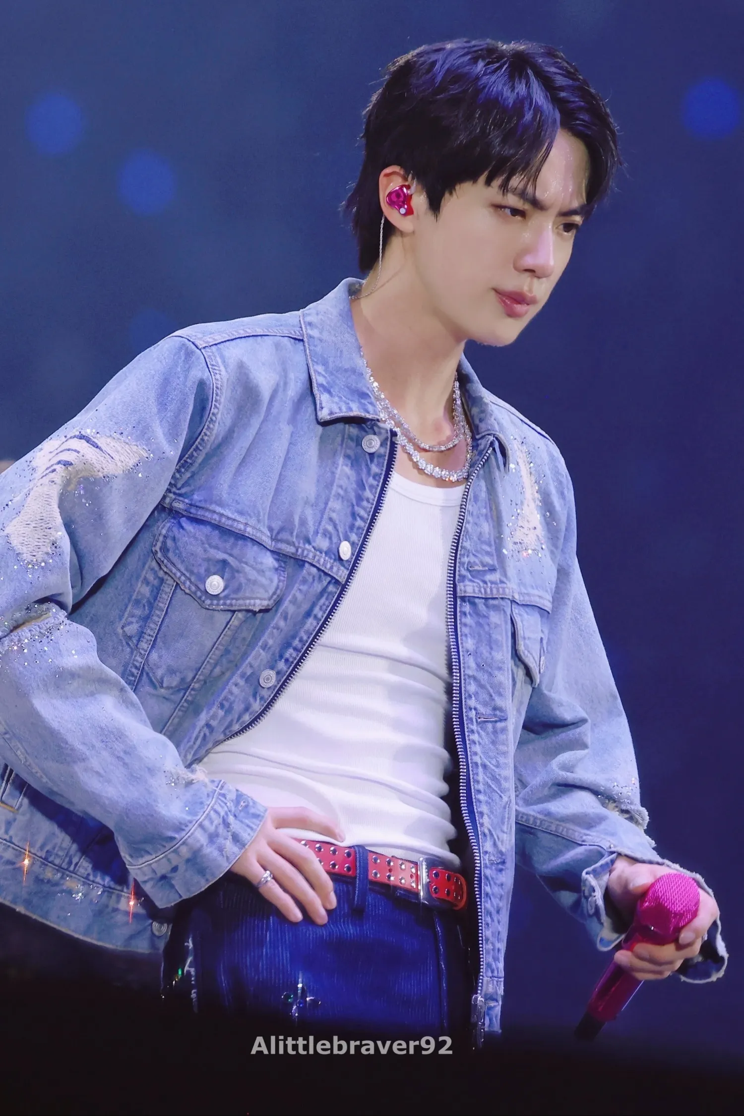 Momen yang diabadikan oleh penggemar Jin (BTS)