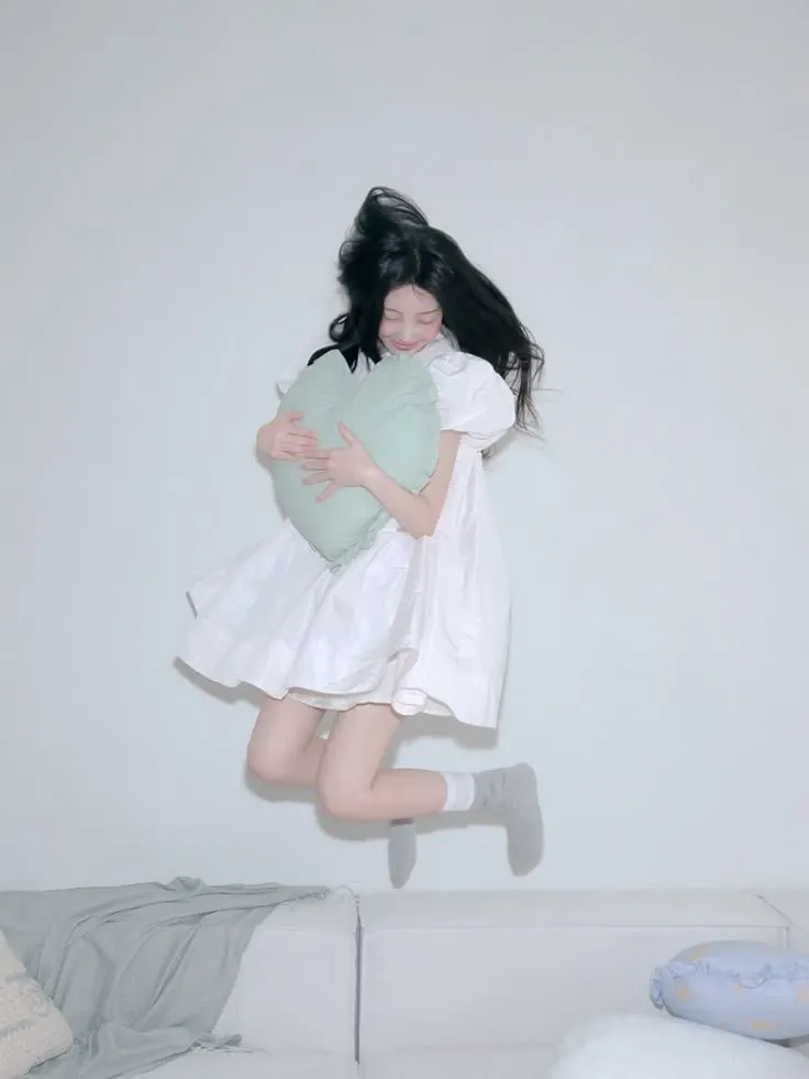 Behind-the-scenes cut of Wonhee (ILLIT)