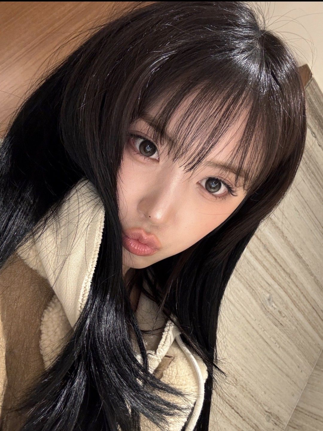 A moment captured by Jiwoo (NMIXX)'s fan