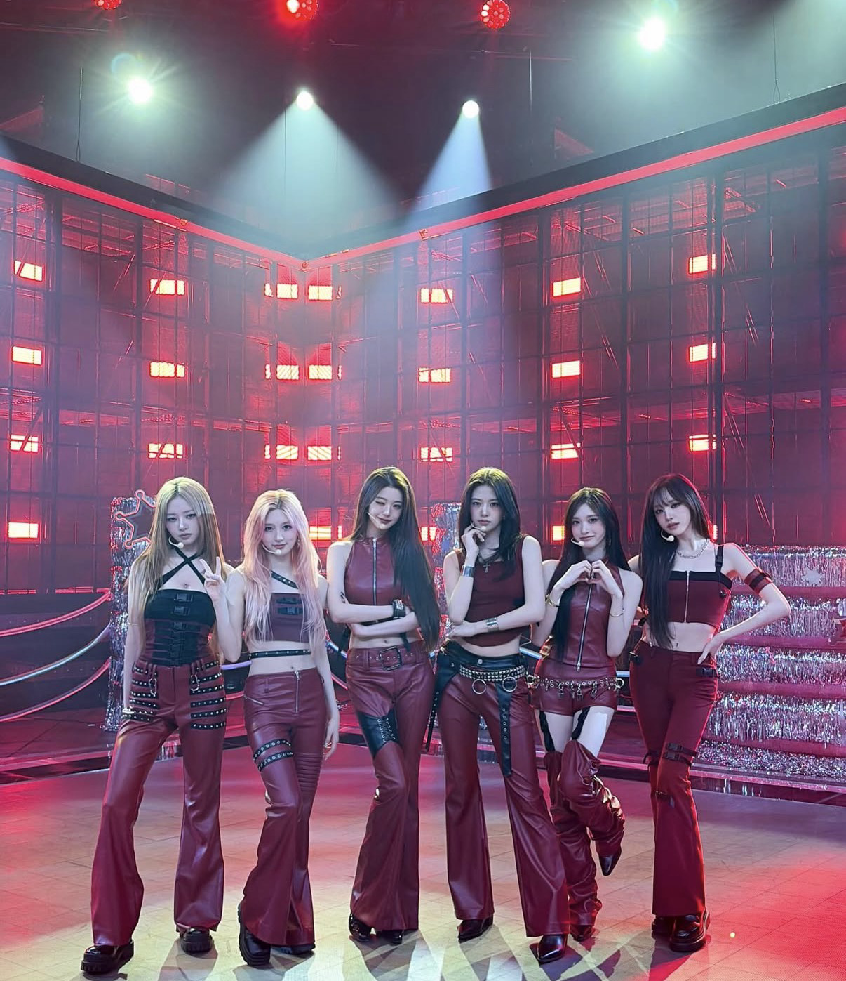 A moment captured by IVE's fan