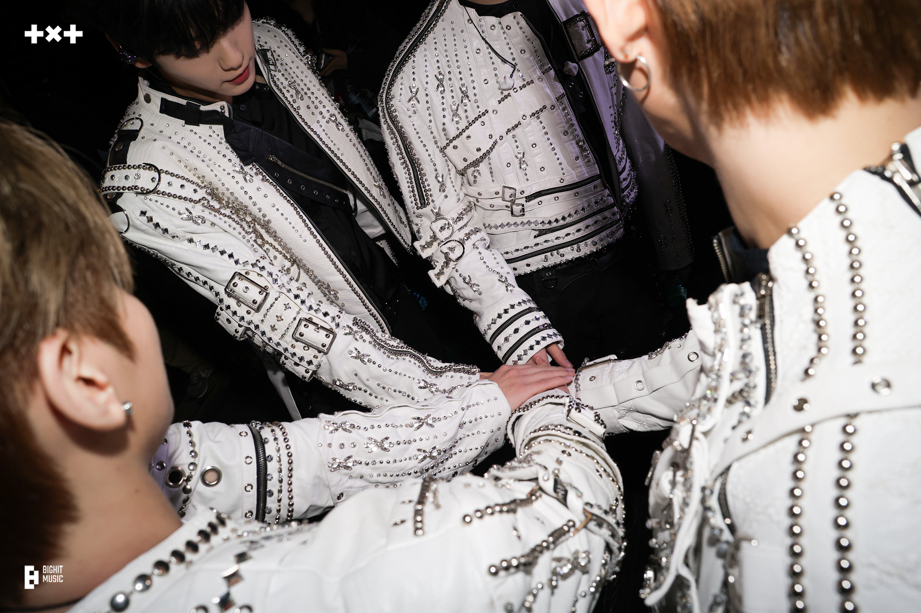 투모로우바이투게더 최근 활동샷