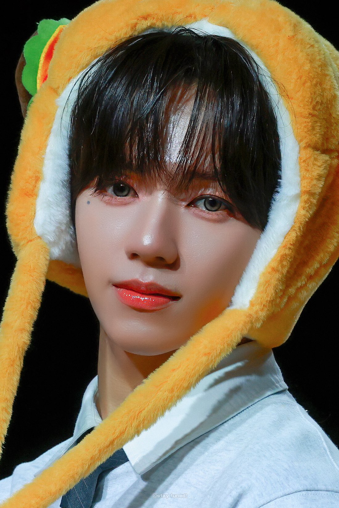 A moment captured by JL (AHOF)'s fan