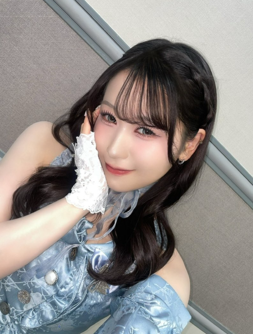 Recent activity shot of Kasahara Momona (ME:I)