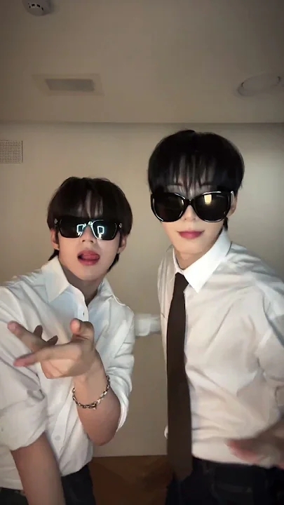 Fan-made special wallpaper for JL (AHOF)