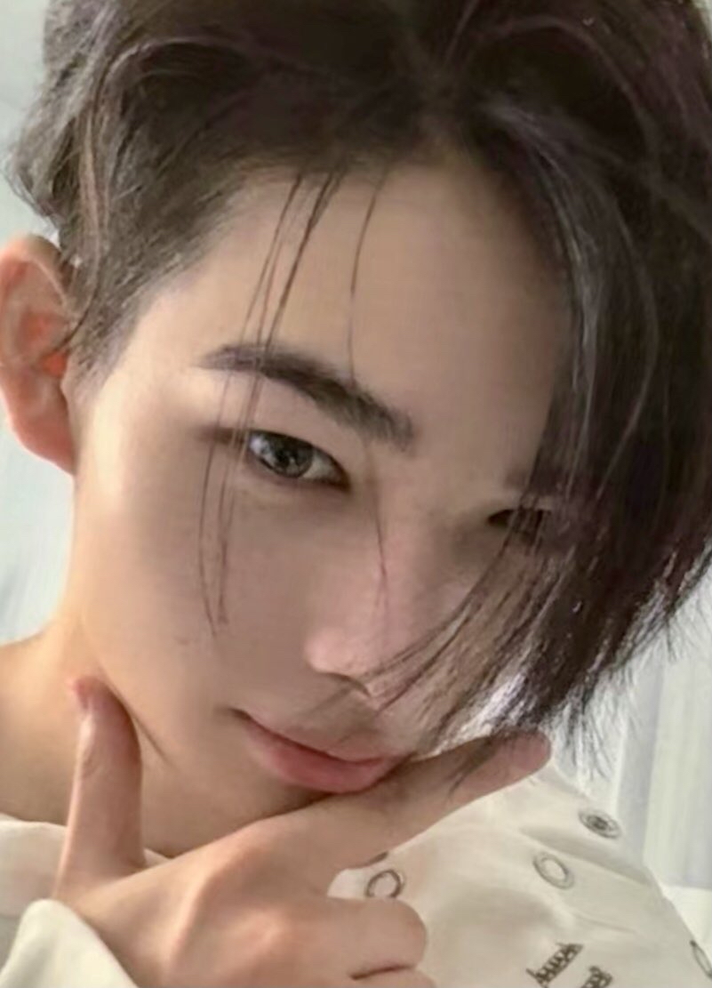 NI-KI (ENHYPEN)的幕後花絮