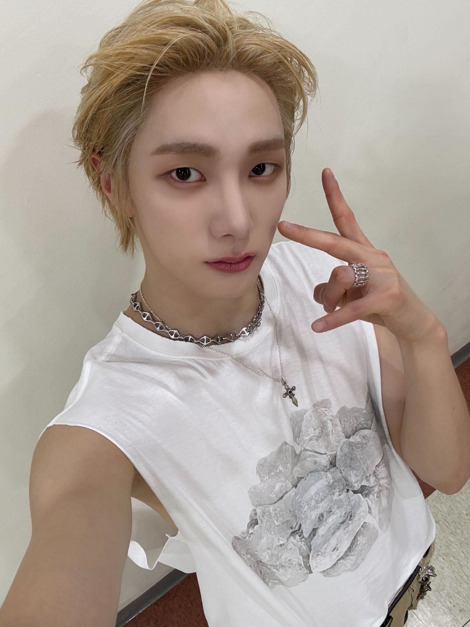 Recent activity shot of Sungho (BOYNEXTDOOR)