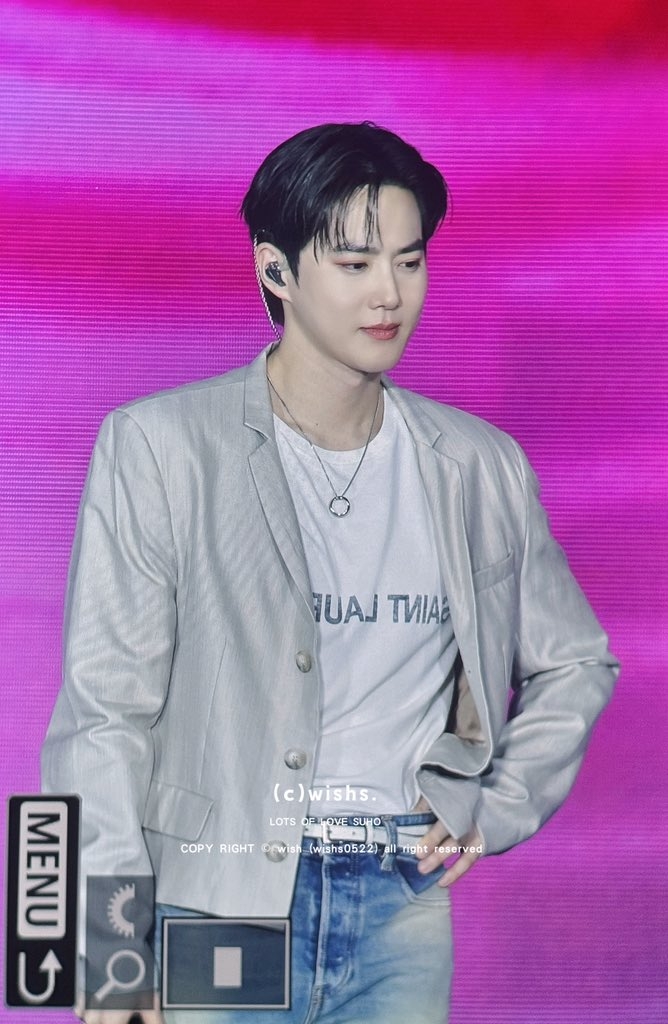 Behind-the-scenes cut of Suho (EXO)