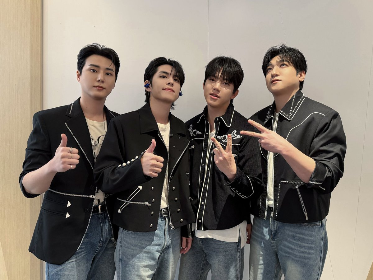 A moment captured by DAY6's fan