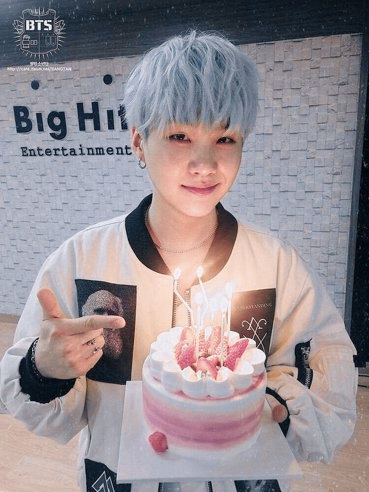 Foto terbaru SUGA (BTS)
