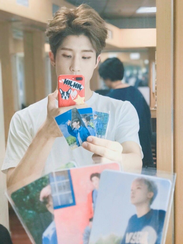 A moment captured by Jinjin (ASTRO)'s fan