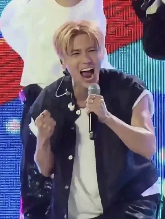 太顯 (TOMORROW X TOGETHER)的最新活動照片